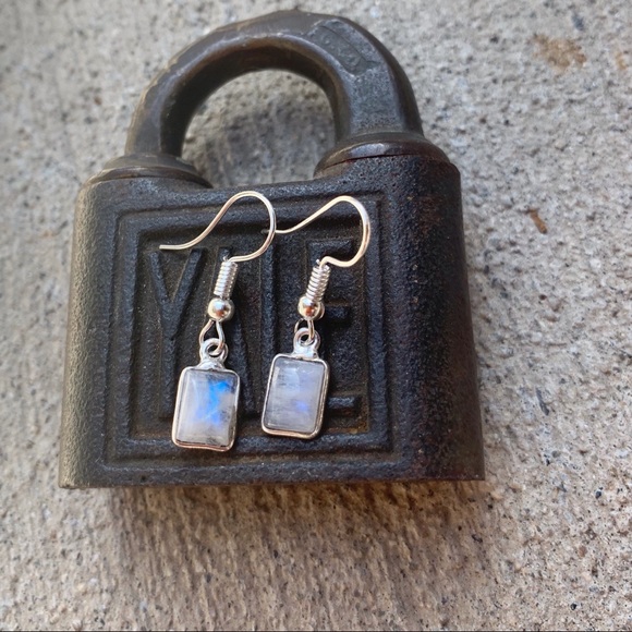 ✨ MOONSTONE SQUARE TINY DANGLE EARRINGS✨ - Picture 4 of 7